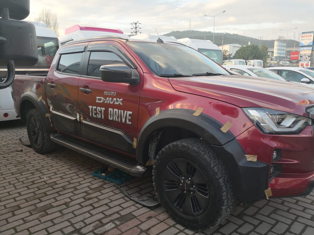 Isuzu D-Max 2 2012-2019 ile Uyumlu Kapı Dodik Mat 4 Adet