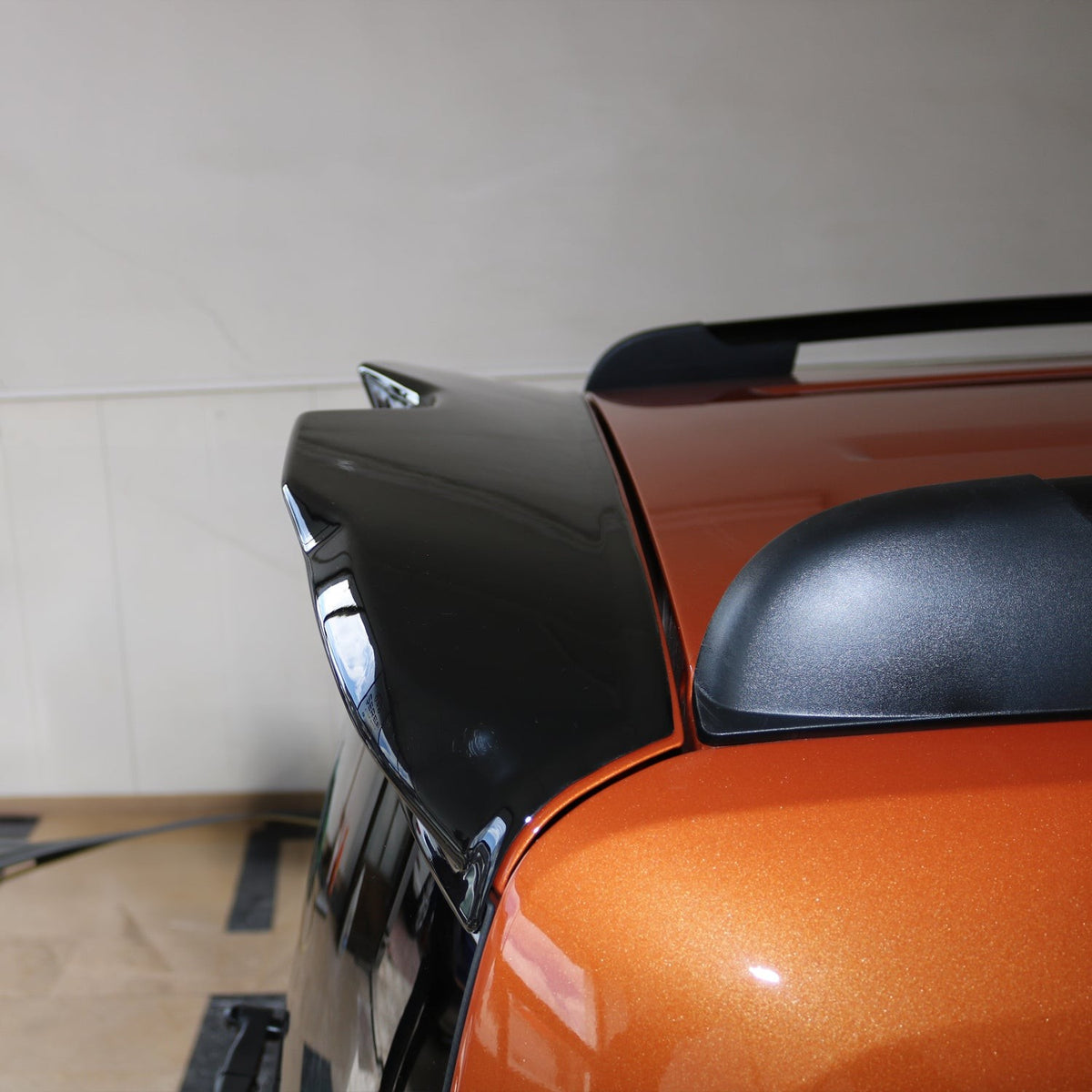 Ford F-Max 2018-2025 Shark mat arka cam spoyler 2 parçalı set – 9