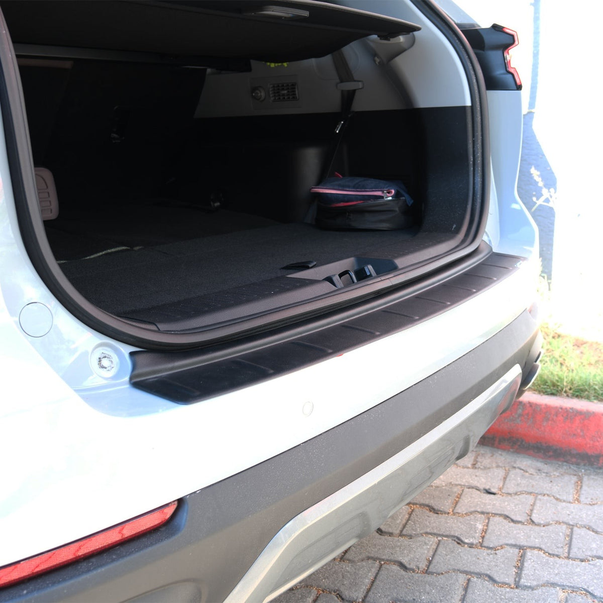 Chery Tiggo 8 Pro 2020-2026 ile Uyumlu Arka Tampon Eşiği