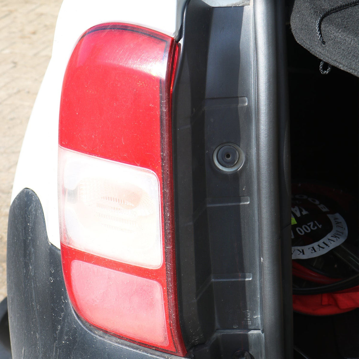 Dacia Duster 1 2010-2017 mat arka orta bagaj içi eşiği – 7