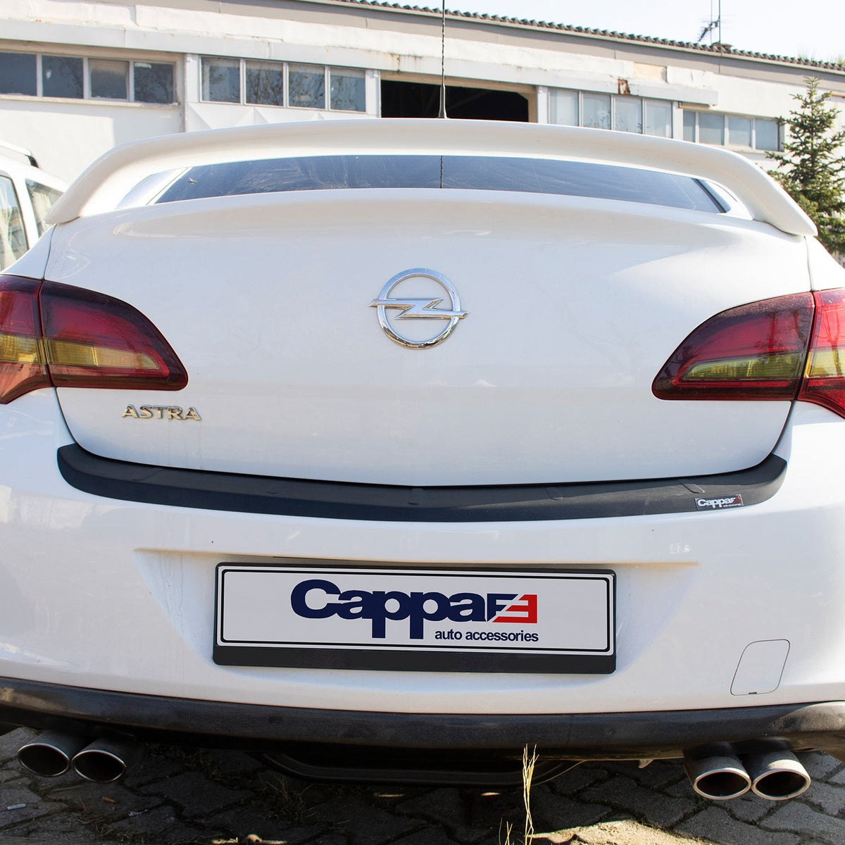 Opel Astra J 2012-2015 siyah akrilik arka tampon eşiği – 4