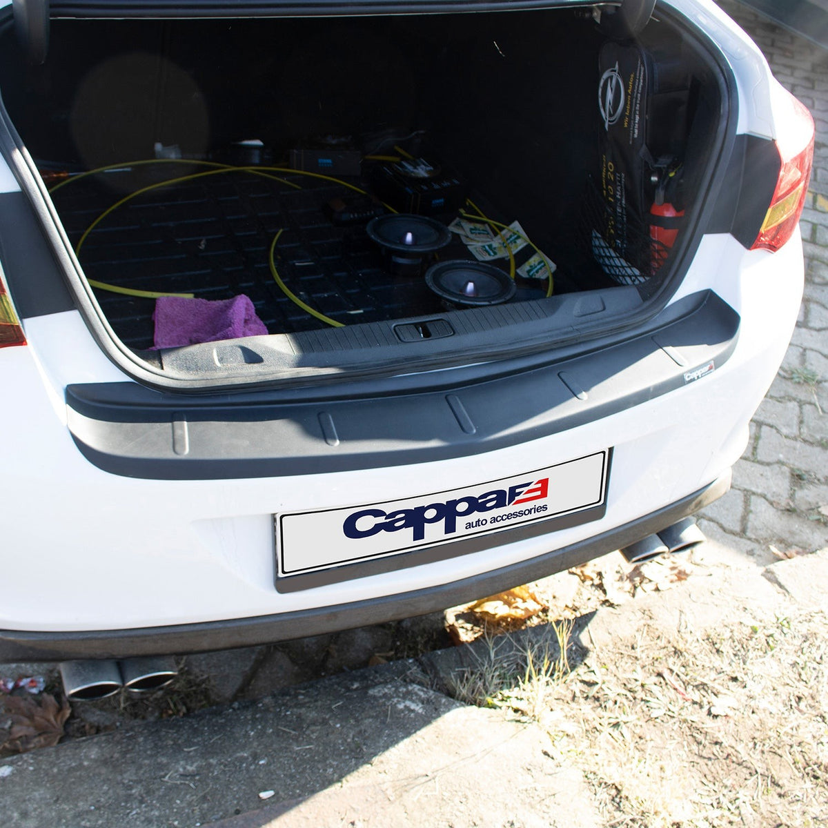 Opel Astra J 2012-2015 siyah akrilik arka tampon eşiği – 5