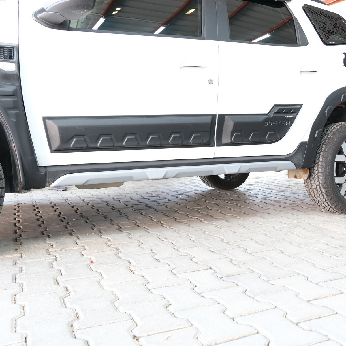 Renault / Dacia Duster 3 2024-2026 ile Uyumlu Marşpiyel Kaplama 2 Adet