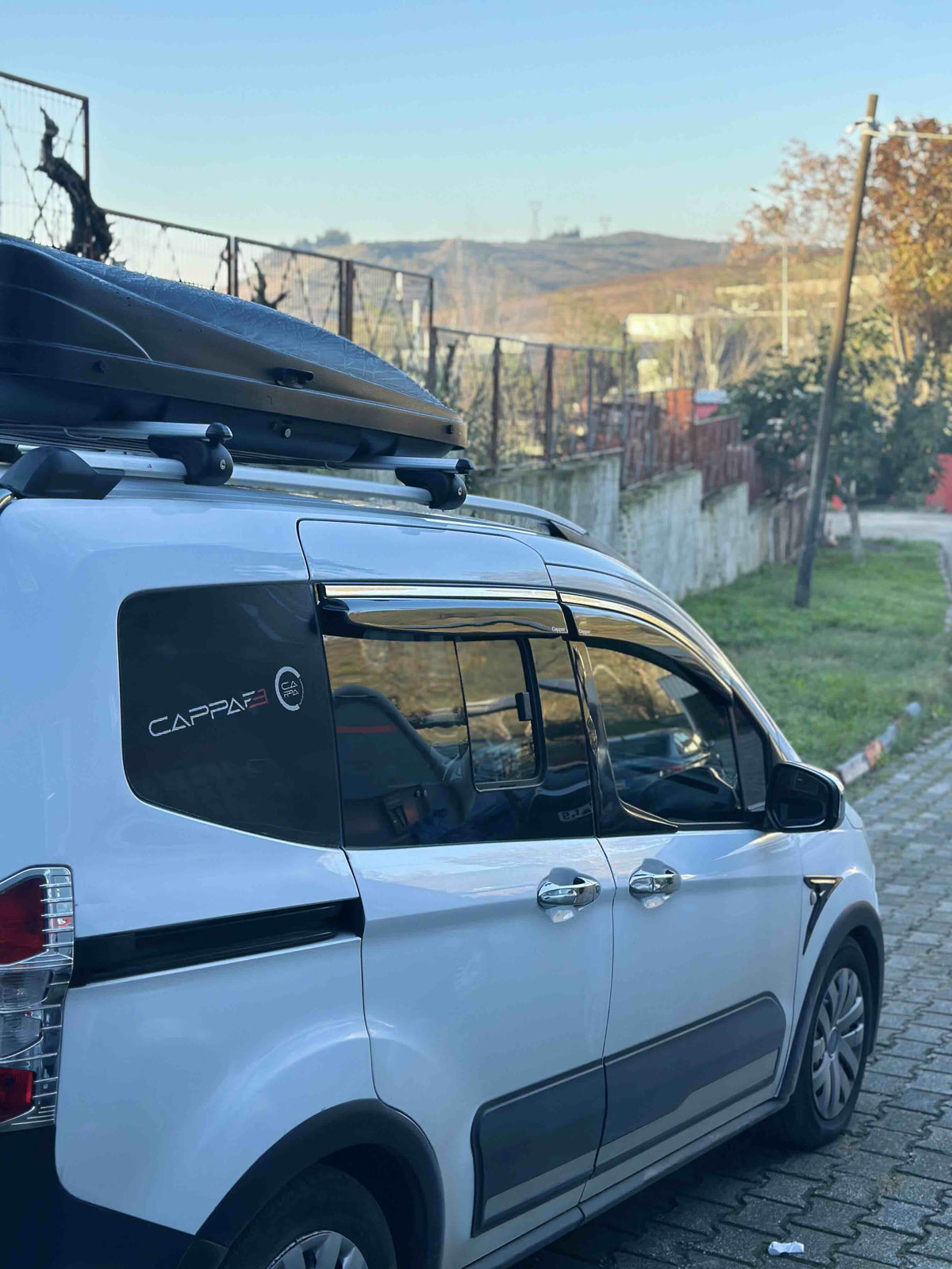Ford Transit Courier 1 2014-2018 kromlu cam rüzgarlığı 4 parçalı set – 3