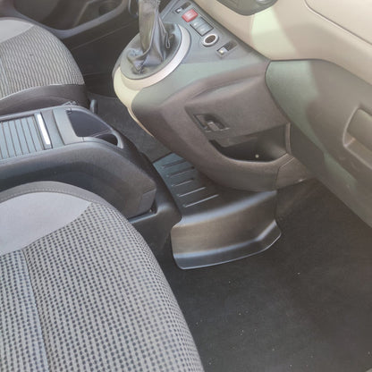 Peugeot Partner 2 2008-2018 ile Uyumlu Iç Trim 7 Adet