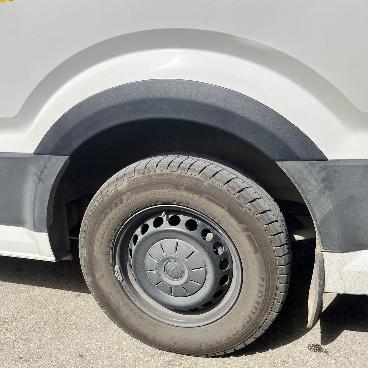 Volkswagen Crafter 1 2006-2011 beyaz teker kaplaması 2 parçalı set – 8