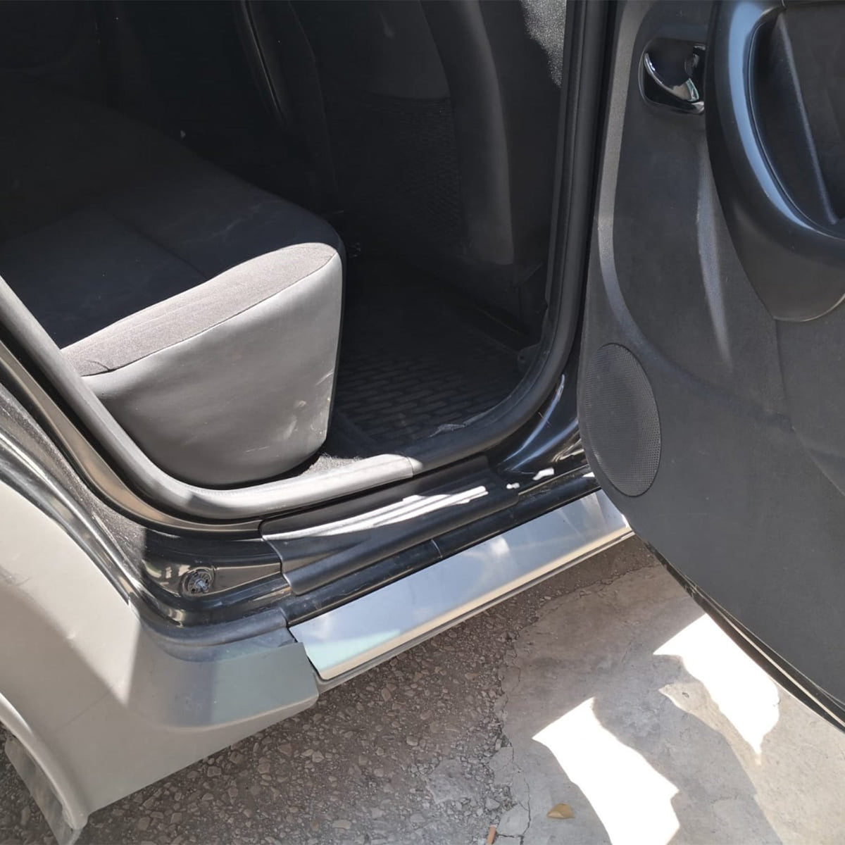 Renault / Dacia Duster 3 2024-2026 ile Uyumlu Kapı Eşiği 4 Adet